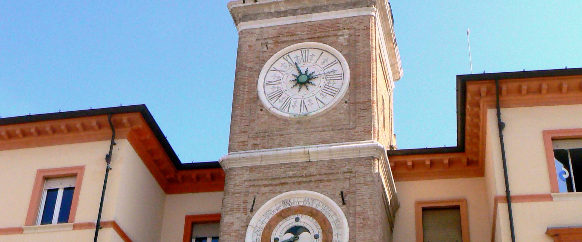 Torre orologio Rimini foto di Paperoastro